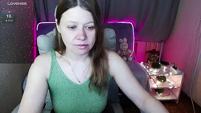 Snapshot of alekasamui chatting on 01/23/25, 12:25 alekasamui online show from 01/23/25, 12:25