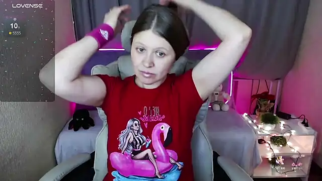 Snapshot of alekasamui chatting on 01/24/25, 03:32 alekasamui online show from 01/24/25, 03:32