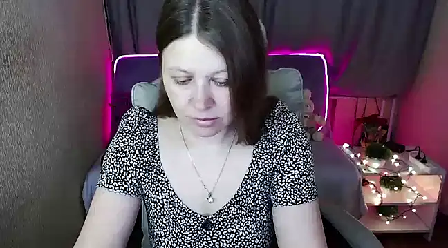 Snapshot of alekasamui chatting on 01/29/25, 12:43 alekasamui online show from 01/29/25, 12:43