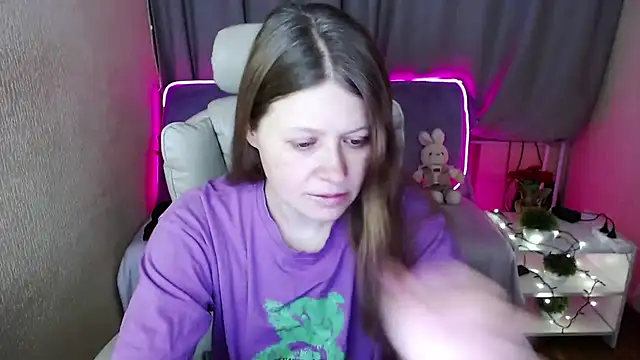 Snapshot of alekasamui chatting on 02/05/25, 01:37 alekasamui online show from 02/05/25, 01:37