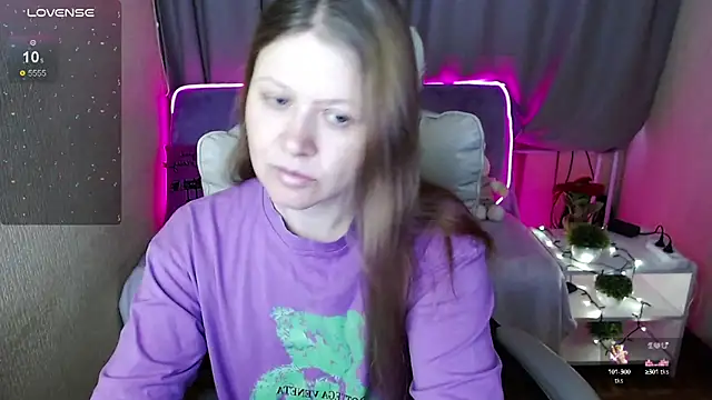 Snapshot of alekasamui chatting on 02/13/25, 05:16 alekasamui online show from 02/13/25, 05:16