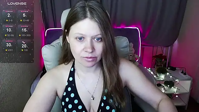 Snapshot of alekasamui chatting on 02/20/25, 03:34 alekasamui online show from 02/20/25, 03:34