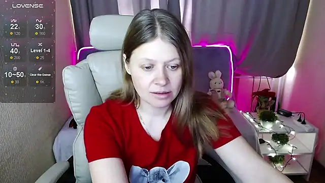 Snapshot of alekasamui chatting on 02/25/25, 04:46 alekasamui online show from 02/25/25, 04:46