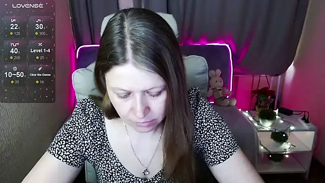 Snapshot of alekasamui chatting on 02/27/25, 03:36 alekasamui online show from 02/27/25, 03:36