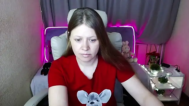 Snapshot of alekasamui chatting on 03/01/25, 01:22 alekasamui online show from 03/01/25, 01:22