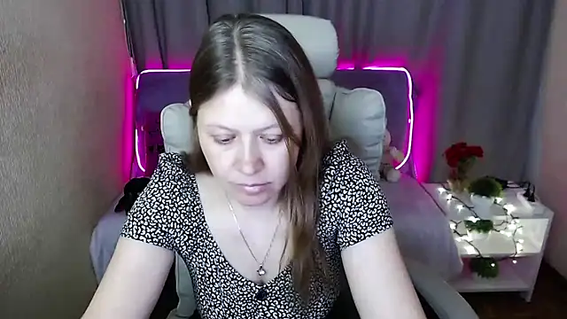 Snapshot of alekasamui chatting on 03/11/25, 01:37 alekasamui online show from 03/11/25, 01:37