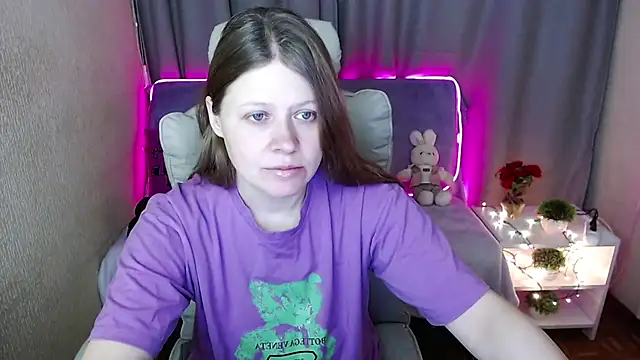 Snapshot of alekasamui chatting on 03/17/25, 01:35 alekasamui online show from 03/17/25, 01:35