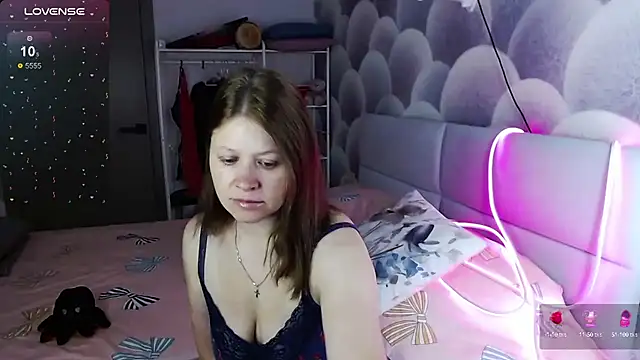 Snapshot of alekasamui chatting on 09/12/25, 08:42 alekasamui online show from 09/12/25, 08:42