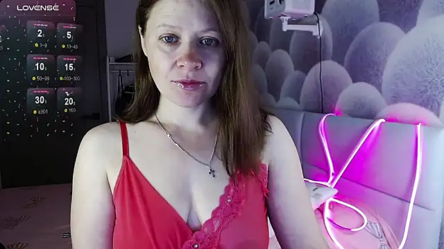 Snapshot of alekasamui chatting on 09/15/25, 09:04 alekasamui online show from 09/15/25, 09:04