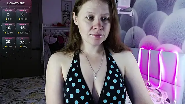 Snapshot of alekasamui chatting on 09/29/25, 09:08 alekasamui online show from 09/29/25, 09:08