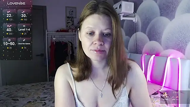 Snapshot of alekasamui chatting on 10/07/25, 10:18 alekasamui online show from 10/07/25, 10:18