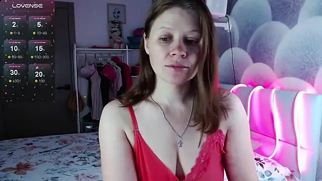 Snapshot of alekasamui chatting on 10/15/25, 12:55 alekasamui online show from 10/15/25, 12:55