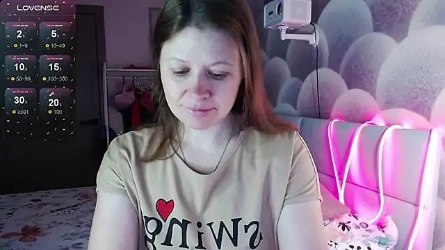 Snapshot of alekasamui chatting on 10/16/25, 01:28 alekasamui online show from 10/16/25, 01:28