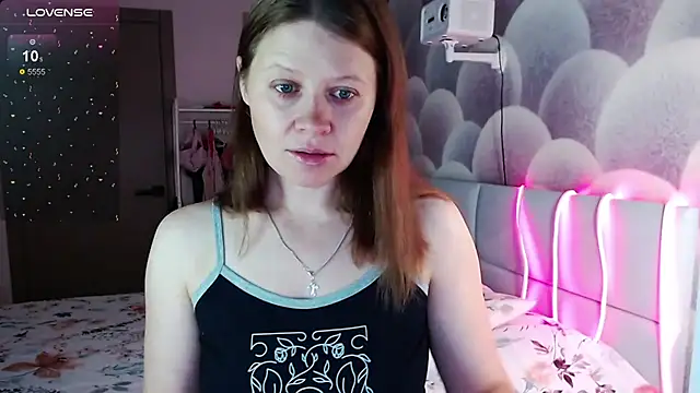 Snapshot of alekasamui chatting on 10/18/25, 10:54 alekasamui online show from 10/18/25, 10:54