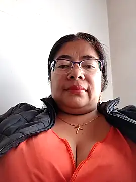   valentina18 online show from 12/13/24, 01:12