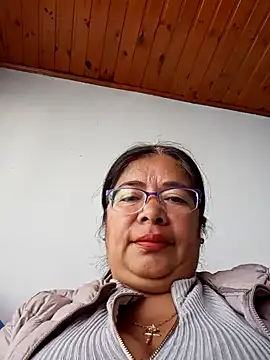   valentina18 online show from 12/18/24, 01:02