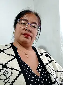   valentina18 online show from 12/30/24, 08:36