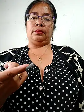   valentina18 online show from 03/04/25, 08:38