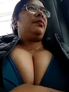   valentina18 online show from 03/05/25, 04:24