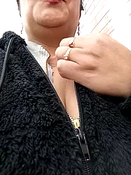   valentina18 online show from 03/20/25, 04:42