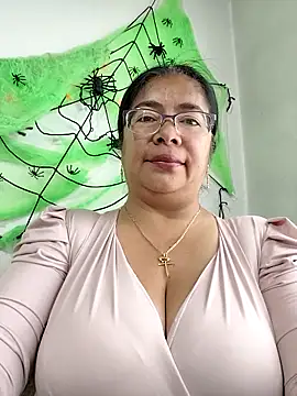   valentina18 online show from 10/12/25, 12:59