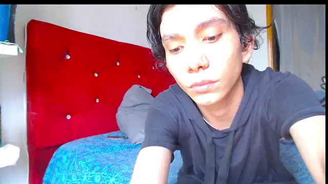 LAICK 01 online show from 05/13/26, 07:33