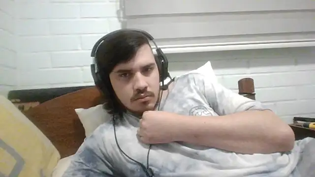 hung weeb online show from 10/27/25, 03:54