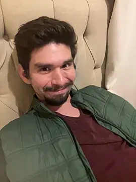 Snapshot of Tomthelong chatting on 02/08/25, 04:57 Tomthelong online show from 02/08/25, 04:57