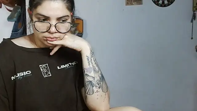 Snapshot of Nikkykora15 chatting on 07/19/26, 03:49 Nikkykora15 online show from 07/19/26, 03:49