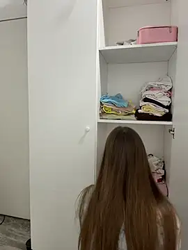 elikako online show from 04/15/26, 11:06