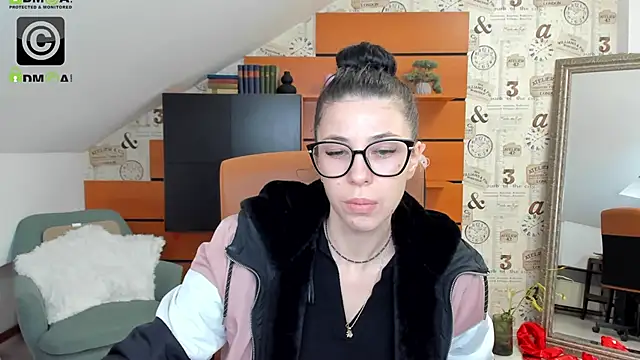 EmillyTaylor online show from 03/22/25, 04:45