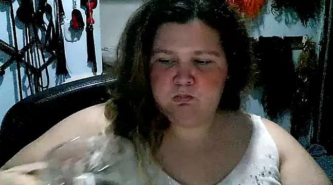 Snapshot of squirt322bbw chatting on 01/24/25, 01:24 squirt322bbw online show from 01/24/25, 01:24