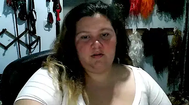 Snapshot of squirt322bbw chatting on 02/17/25, 02:09 squirt322bbw online show from 02/17/25, 02:09