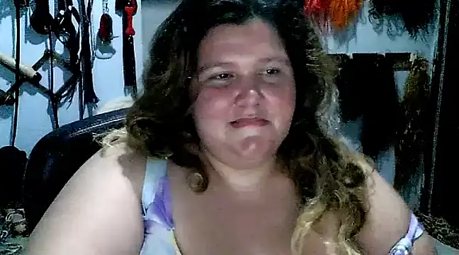 Snapshot of squirt322bbw chatting on 02/26/25, 03:32 squirt322bbw online show from 02/26/25, 03:32
