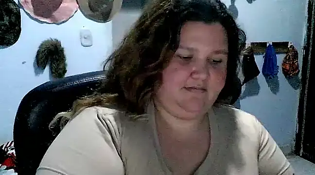 Snapshot of squirt322bbw chatting on 03/19/25, 04:03 squirt322bbw online show from 03/19/25, 04:03