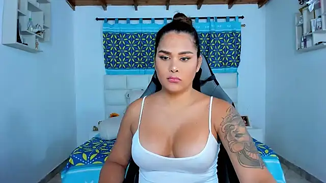 Snapshot of shadia-orozco chatting on 02/11/25, 07:54 shadia-orozco online show from 02/11/25, 07:54