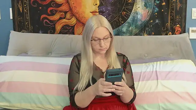 SaraBearXo online show from 09/11/25, 01:11