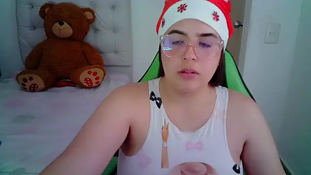 Snapshot of _alicia_z chatting on 12/28/24, 11:37 alicia z online show from 12/28/24, 11:37