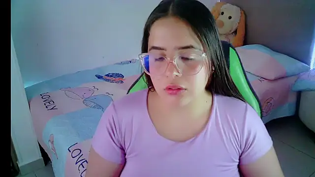 Snapshot of _alicia_z chatting on 01/19/25, 08:19 alicia z online show from 01/19/25, 08:19