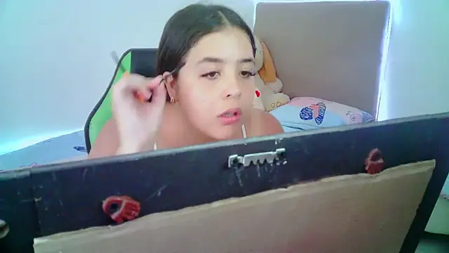 Snapshot of _alicia_z chatting on 01/21/25, 05:51 alicia z online show from 01/21/25, 05:51