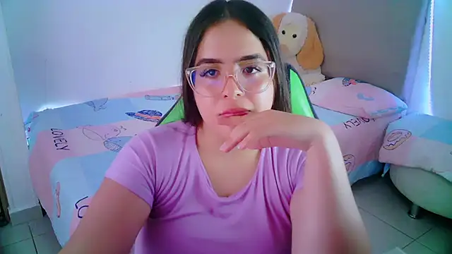 Snapshot of _alicia_z chatting on 01/28/25, 09:19 alicia z online show from 01/28/25, 09:19