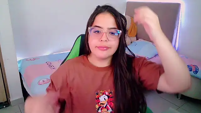 Snapshot of _alicia_z chatting on 02/04/25, 09:10 alicia z online show from 02/04/25, 09:10