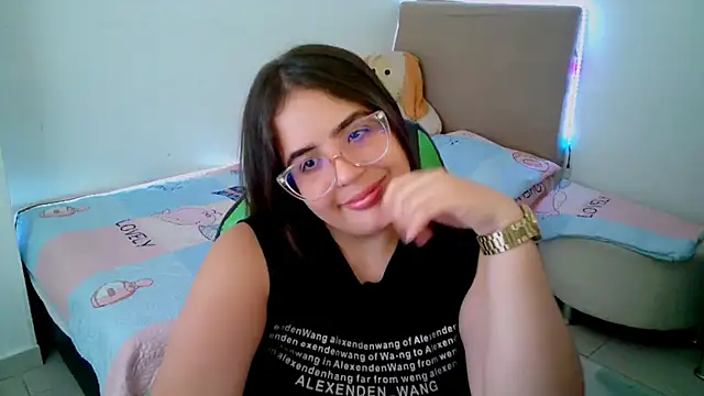 Snapshot of _alicia_z chatting on 02/19/25, 09:14 alicia z online show from 02/19/25, 09:14