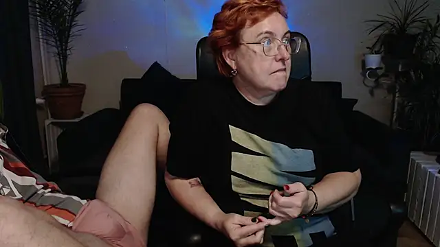 JoannaAndNeighbour online show from 10/05/25, 02:37