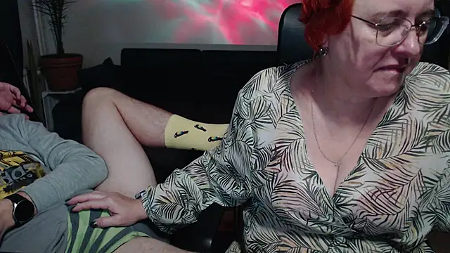 JoannaAndNeighbour online show from 10/23/25, 08:24