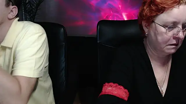 JoannaAndNeighbour online show from 11/16/25, 09:37