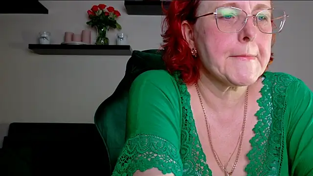 Snapshot of JoannaAndNeighbour chatting on 06/22/26, 02:47 JoannaAndNeighbour online show from 06/22/26, 02:47