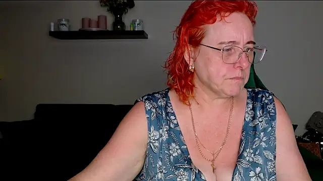 Snapshot of JoannaAndNeighbour chatting on 07/05/26, 02:24 JoannaAndNeighbour online show from 07/05/26, 02:24