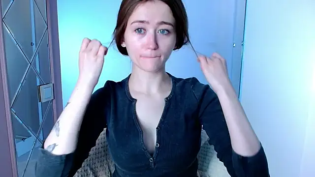 Snapshot of millllina chatting on 02/11/25, 02:46 millllina online show from 02/11/25, 02:46