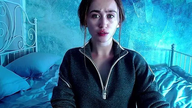 Snapshot of millllina chatting on 11/30/25, 12:31 millllina online show from 11/30/25, 12:31